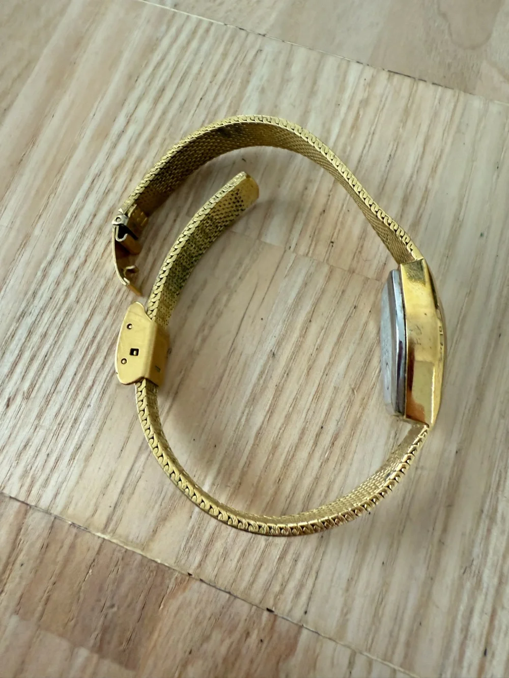 Vintage Timex ladies gold tone K cell watch NEW BATTERY